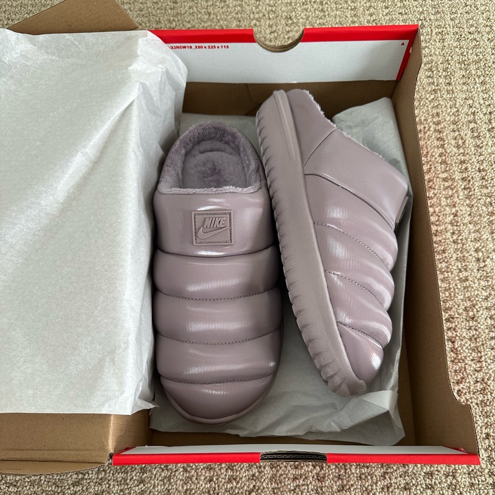 Nike Burrow SE Slipper in Lilac (Never Been Worn!)